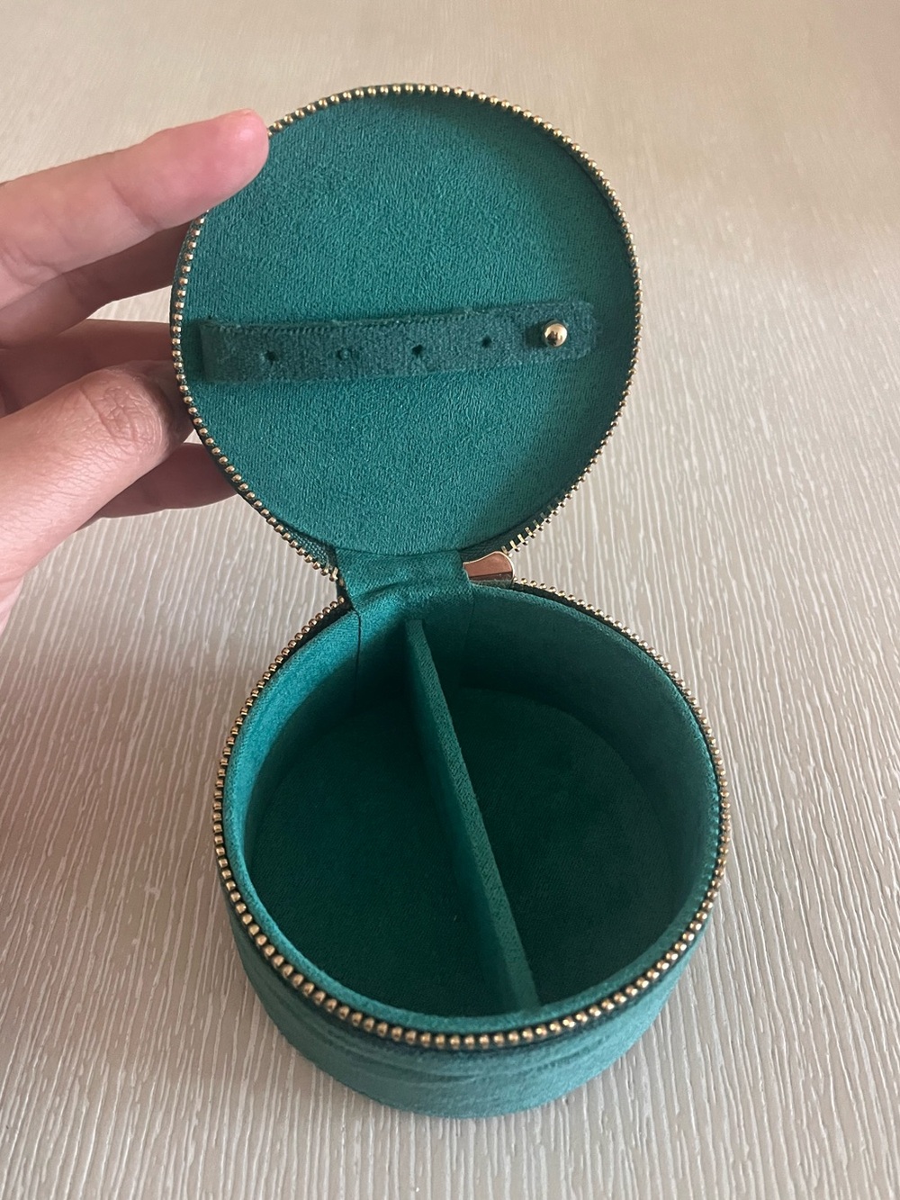 Green Round Jewelry Travel Case